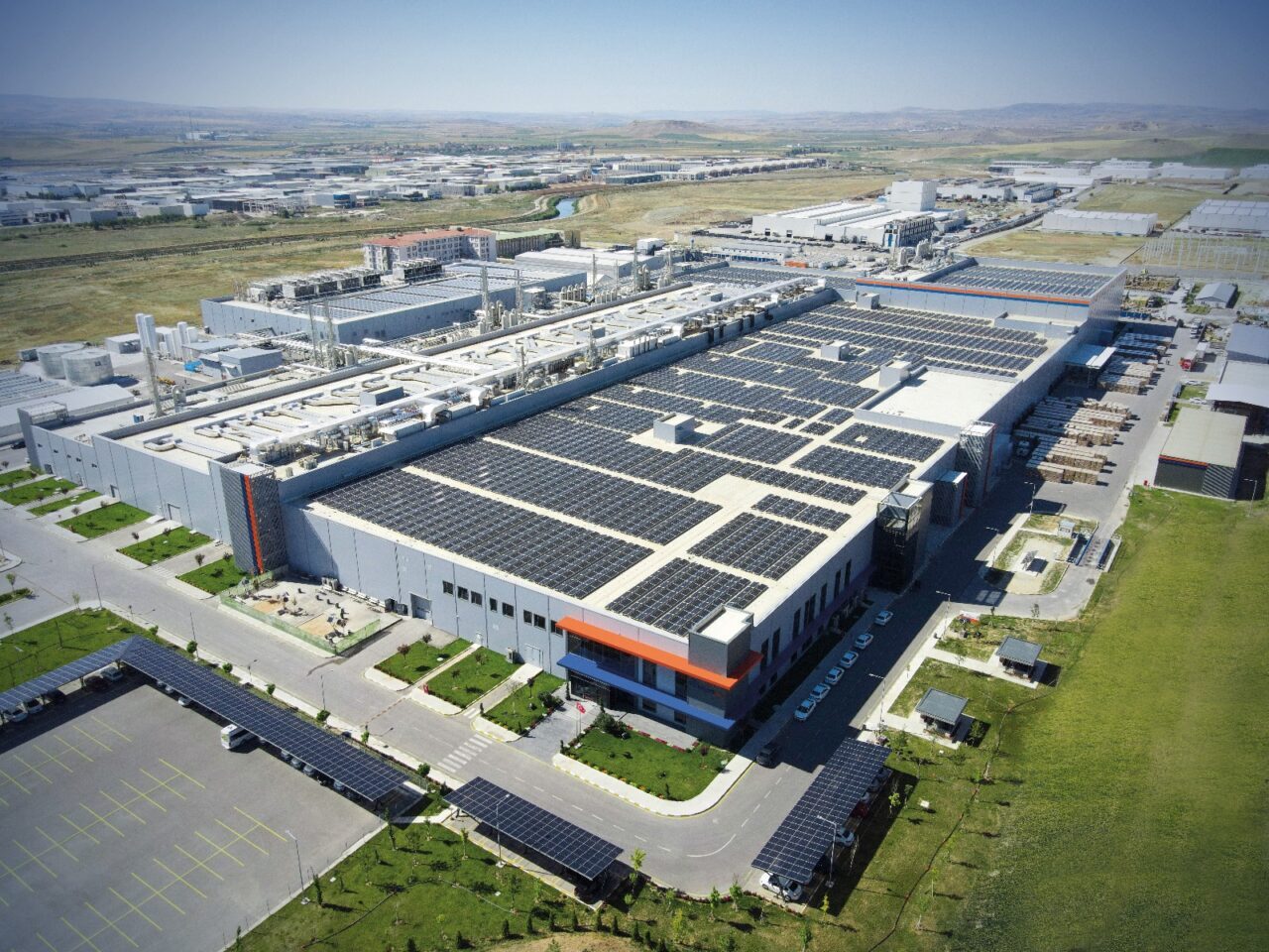 - Kalyon PV CEO'su İhsan Kulalı:
- "Ürünlerimizin kalitesi ve mühendislik