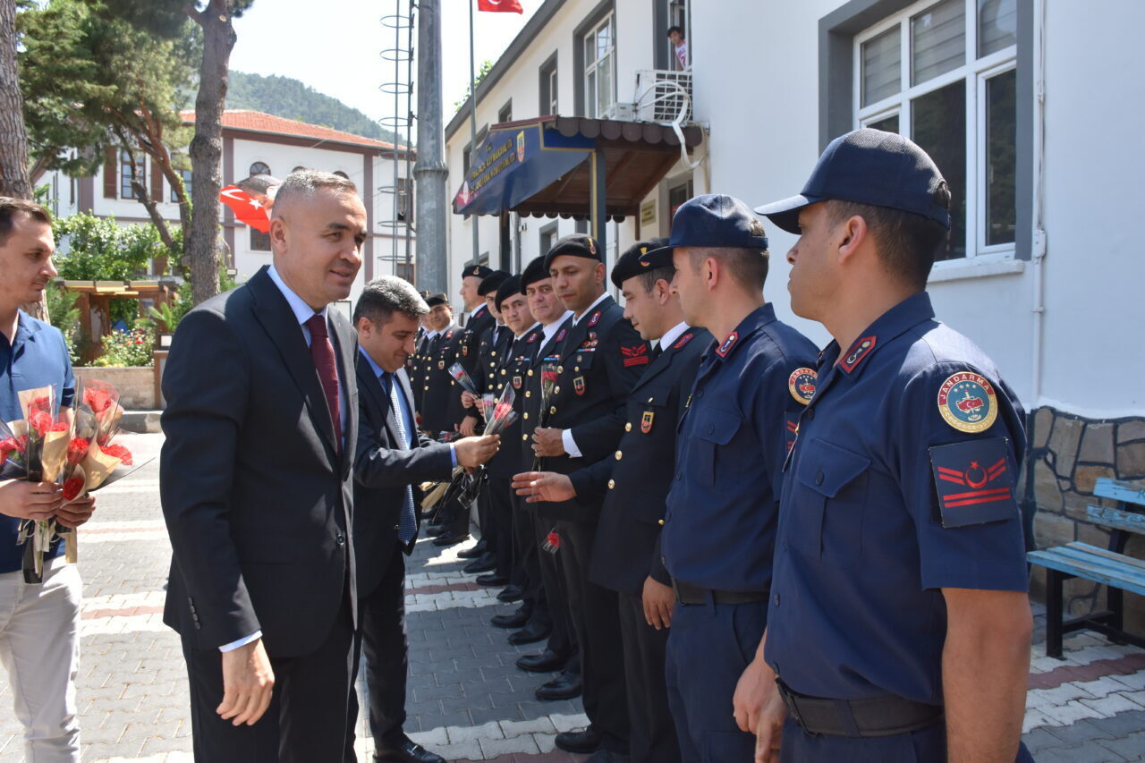 İZMİR (AA) – İzmir'in Kemalpaşa ilçesinde, Jandarma teşkilatının 186. kuruluş