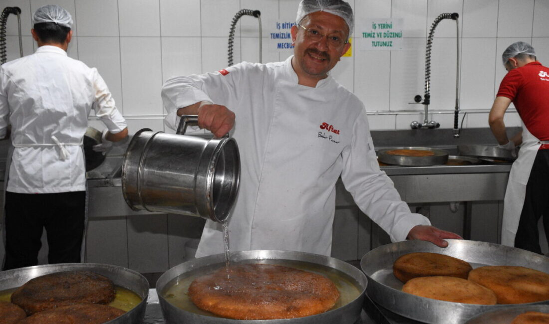 AFYONKARAHİSAR (AA) – Afyonkarahisar'ın coğrafi işaret tescilli lezzeti ekmek kadayıfı,