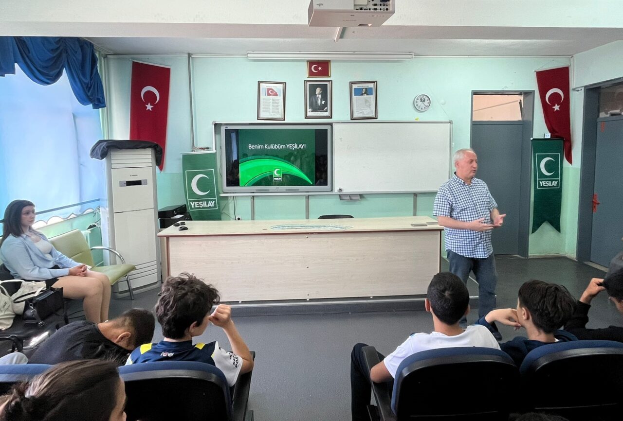KÜTAHYA (AA) – Yeşilay Kütahya Şubesi, teknoloji bağımlılığıyla mücadele kapsamında