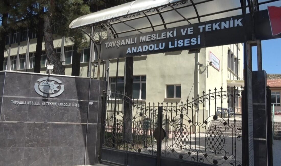 Kütahya’nın Tavşanlı ilçesi, eğitimde önemli bir ilke imza atıyor. Tavşanlı