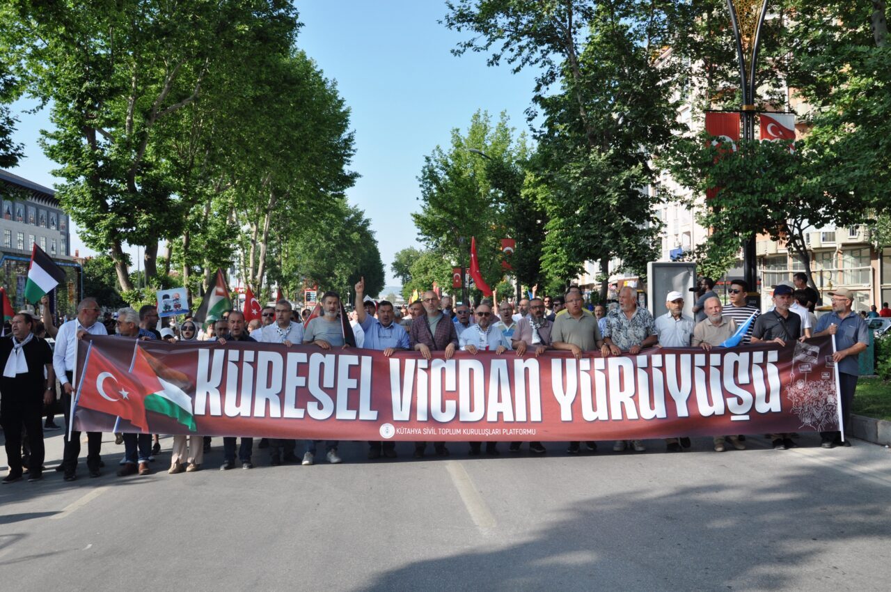KÜTAHYA (AA) – Kütahya'da, İsrail'in Gazze'ye yönelik saldırılarını protesto etmek