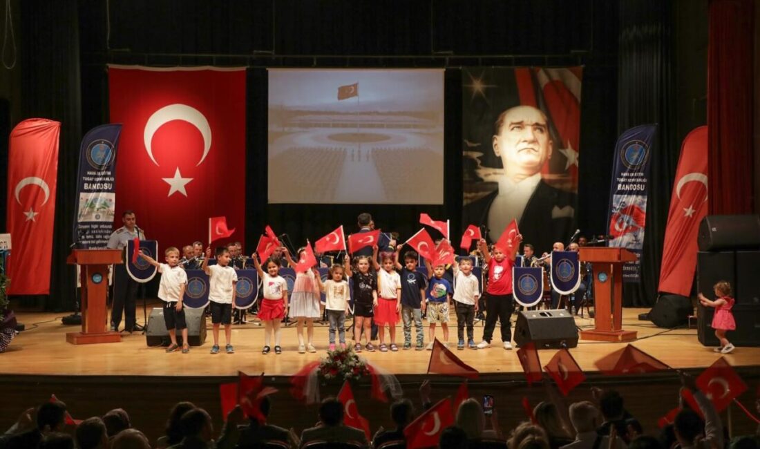 KÜTAHYA (AA) – Kütahya'da, Türk Hava Kuvvetlerinin 114. kuruluş yıl