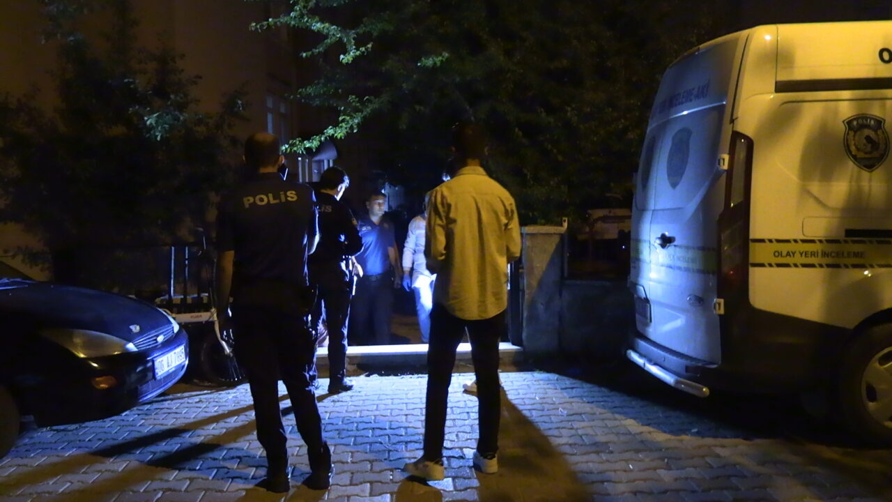 KÜTAHYA (AA) – Kütahya'nın Tavşanlı ilçesinde 19 yaşındaki genç kız,