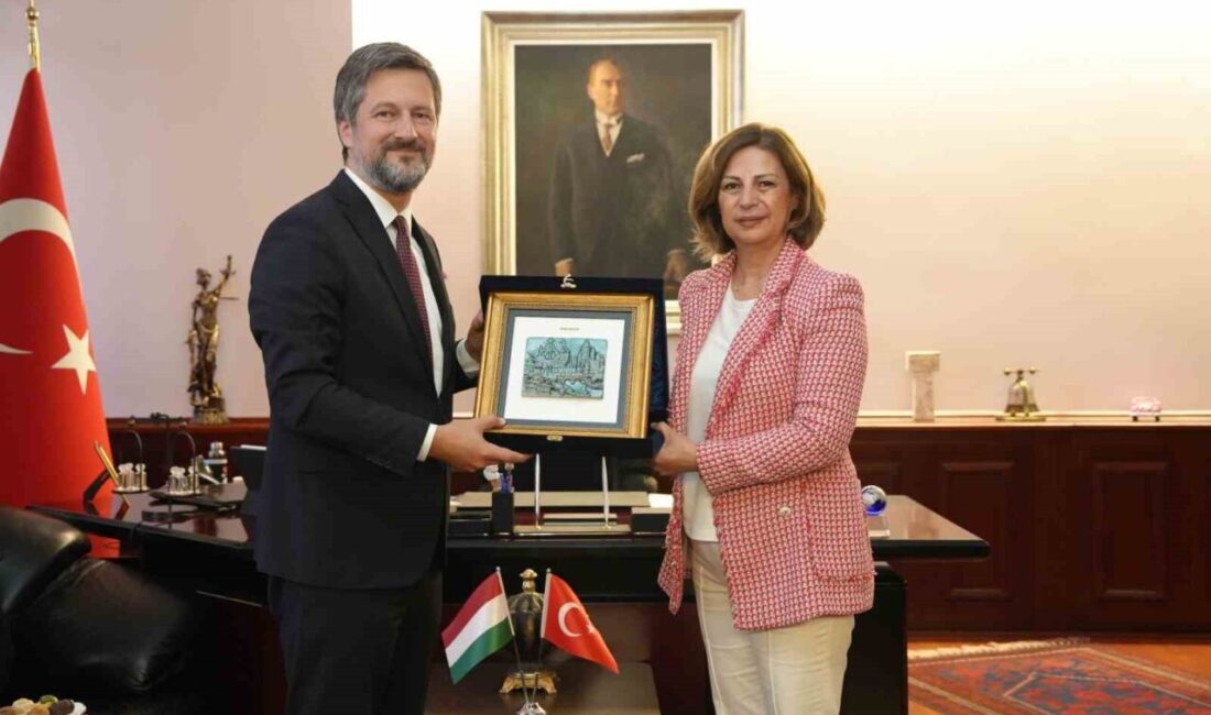 Macaristan Büyükelçisi Viktor Mtis, Eskişehir Büyükşehir Belediye Başkanı Ayşe Ünlüce’yi