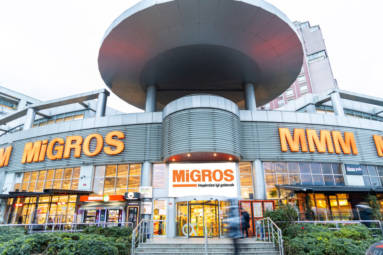 - Migros'un güçlü nakit akışı metrikleri kredi notunu destekleyen ana