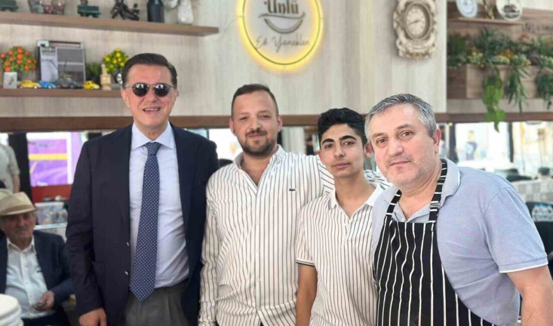 AK Parti Eskişehir Milletvekili Nebi Hatipoğlu, Odunpazarı İlçesi’ndeki esnaf ile