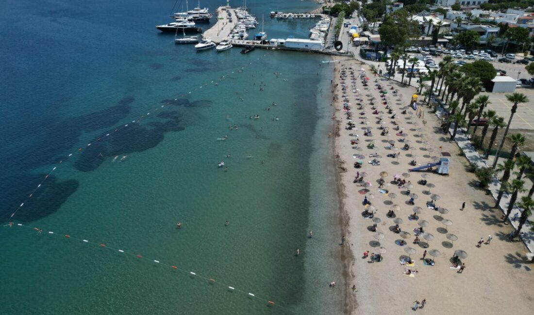 - Fethiye-Ölüdeniz kara yolunda yaklaşık 5 kilometrelik araç kuyruğu oluştu