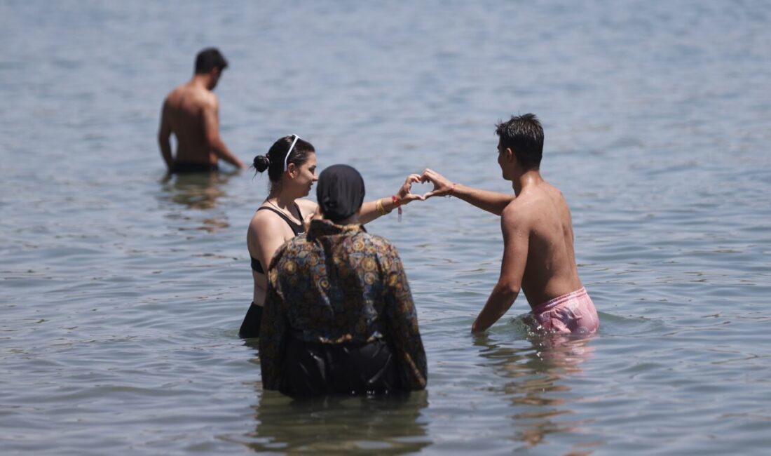 MUĞLA (AA) – Muğla'nın turistik ilçelerindeki sahillerde yerli ve yabancı