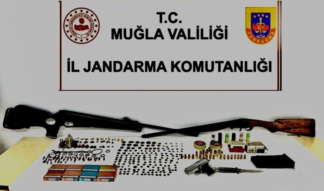 MUĞLA (AA) – Muğla'da tarihi eser kaçakçılığı operasyonunda 2 şüpheli