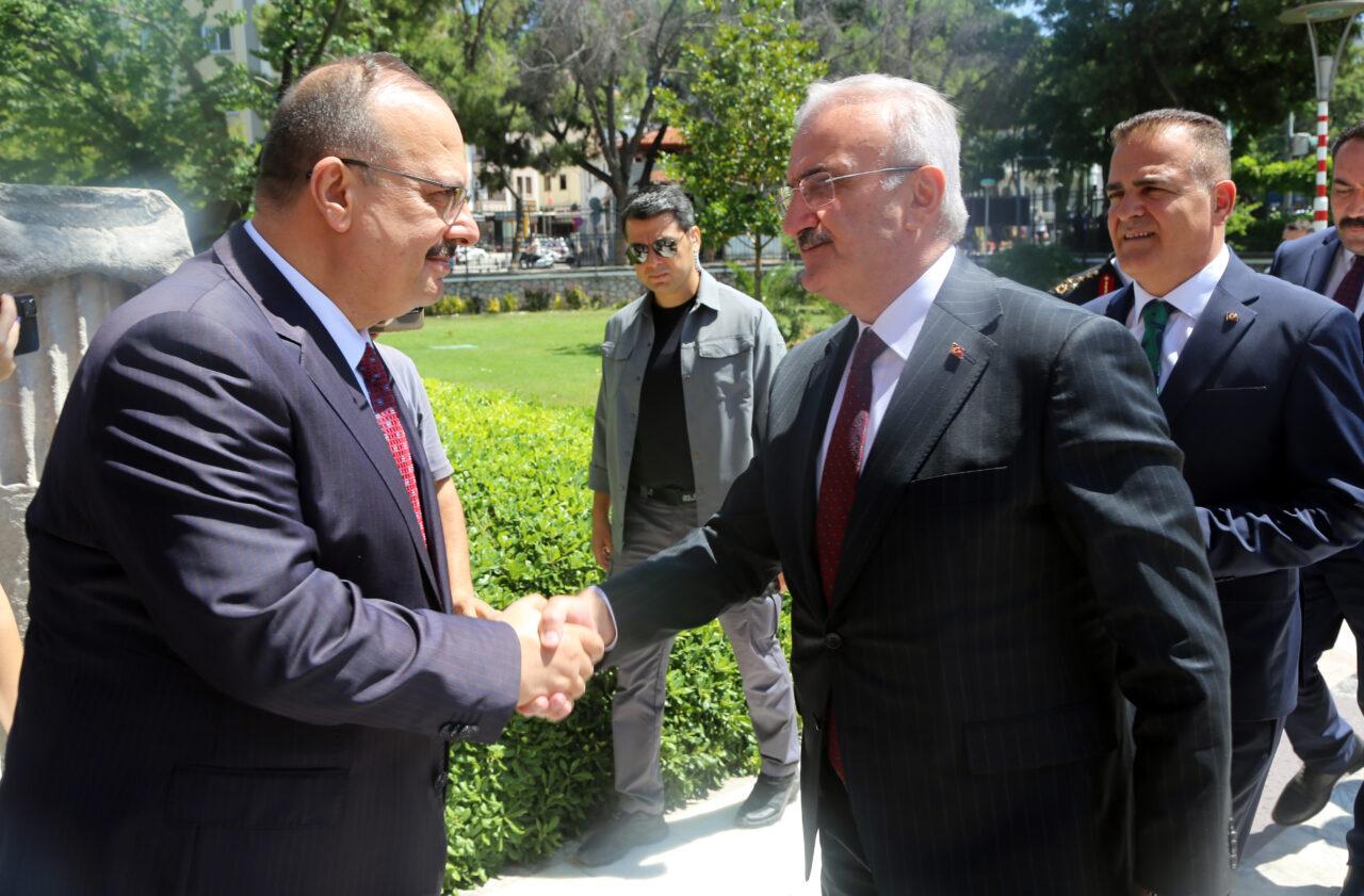 - İçişleri Bakan Yardımcısı Karaloğlu ve beraberindeki heyet, Muğla Valiliğini
