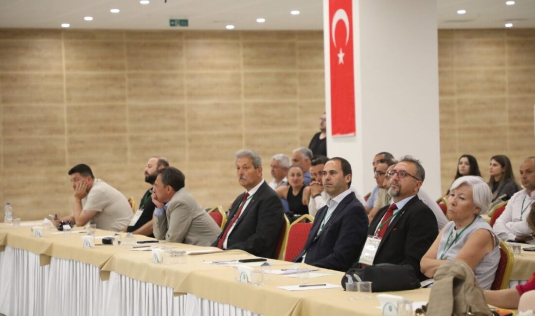 MUĞLA (AA) – Muğla'da, "Yaban Domuzlarının Doğaya, Biyolojik Çeşitliliğe ve
