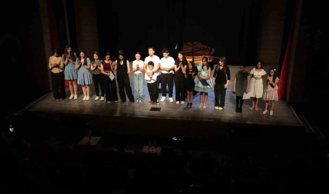 Odunpazarı Belediyesi Piyano Atölyesi öğrencileri, yıl boyunca edindikleri müzikal birikimlerini