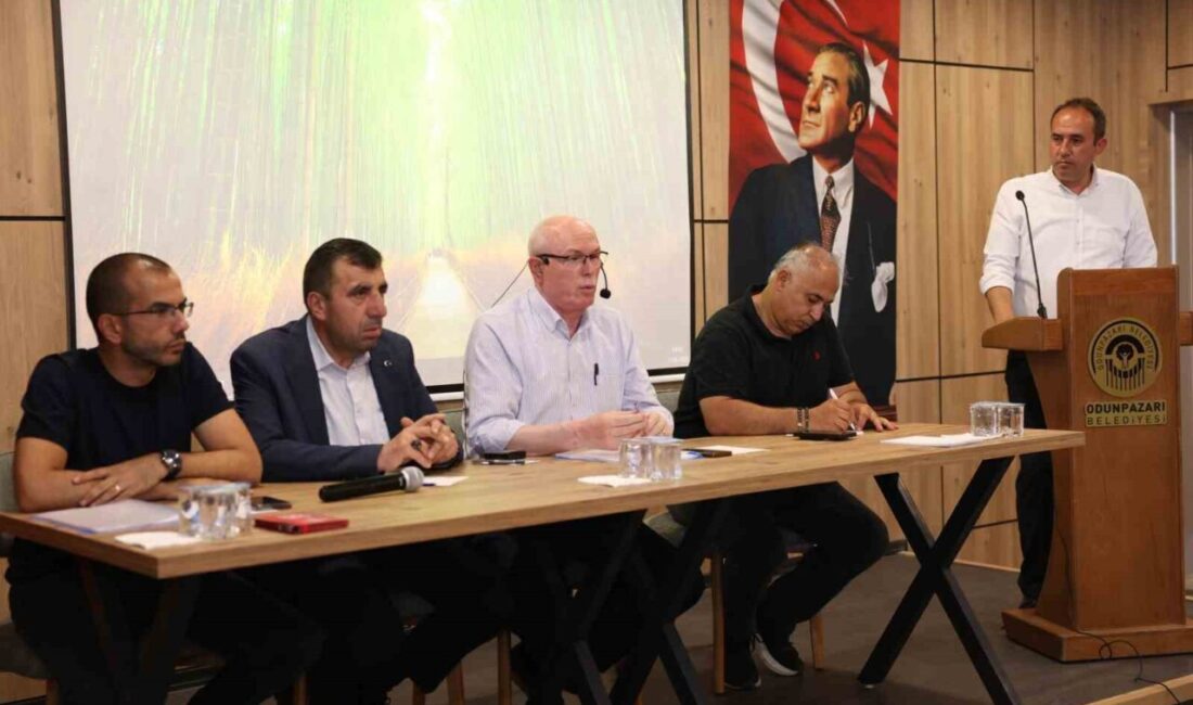 Odunpazarı Belediyesi, kent yaşamının önemli parçalarından biri olan Çarşamba Pazarı’nı
