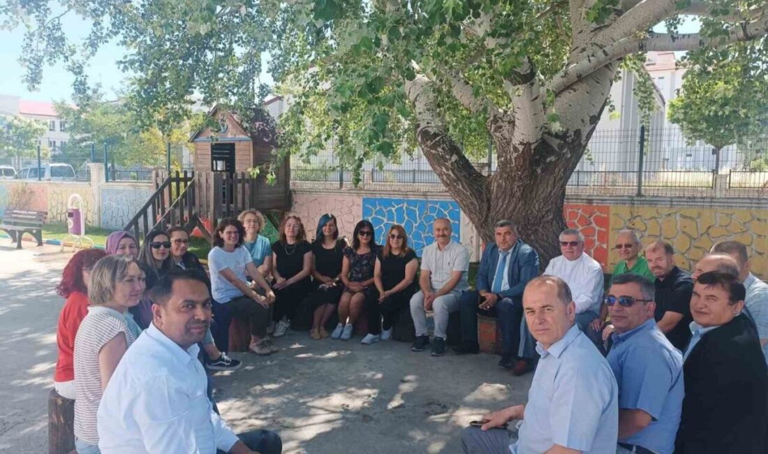 Afyonkarahisar’da öğretmenlere yönelik Mesleki Çalışmalar toplantısı başladı. İl Milli Eğitim