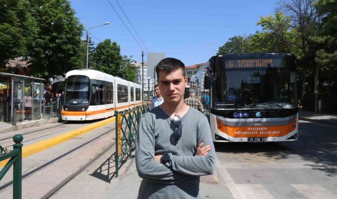 Eskişehir’de kent içi ulaşımda kullanılan belediye otobüslerine, tramvaylara ilgi duyan