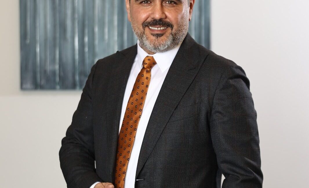 - Pasifik Eurasia Yönetim Kurulu Başkanı F. Nusret Dur:
- "Türkiye,