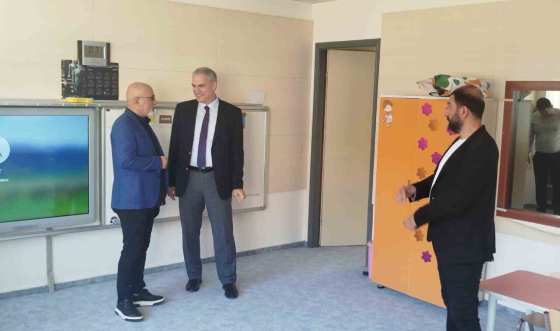 Anadolu Üniversitesi Rektör Yardımcısı Prof. Dr. Erkan Erdemir, Anadolu Üniversitesi