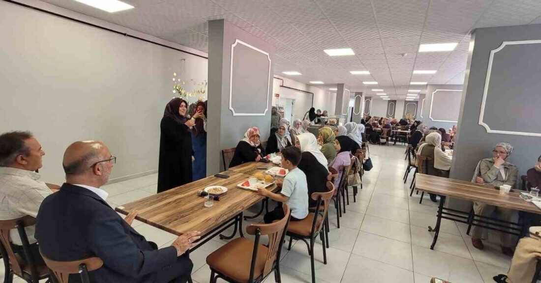 Afyonkarahisar’ın köklü hafızlık kurumlarından Sarıkız (Davut Ayşe Okyar) Yatılı Hafızlık