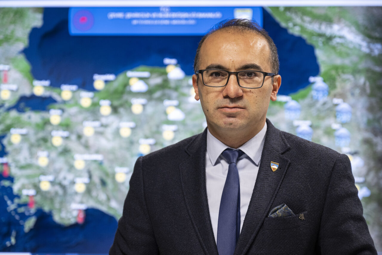 - Sıcaklıklar, Ankara'da 34, İstanbul'da 35, İzmir'de 39, Güneydoğu Anadolu