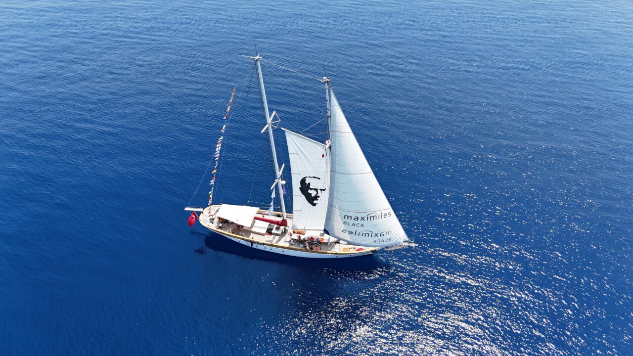 MUĞLA (AA) – Cumhuriyet'in ilk yelkenli okul gemisi STS Bodrum,