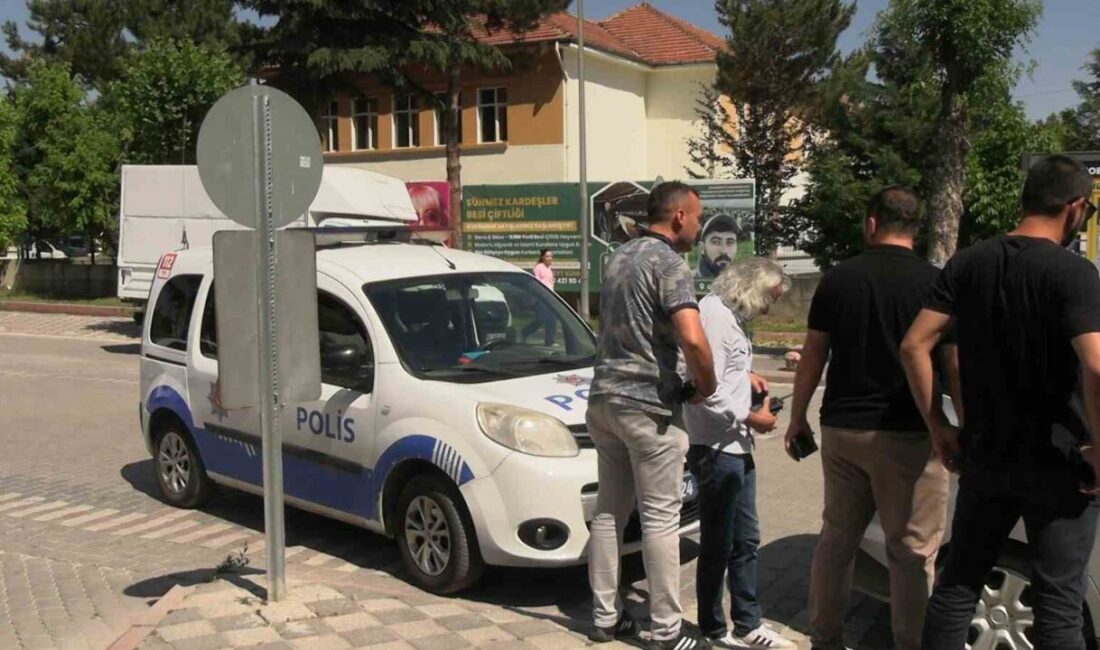Kütahya’nın Tavşanlı ilçesinde bir bankada meydana gelen hareketli dakikalar çevredeki