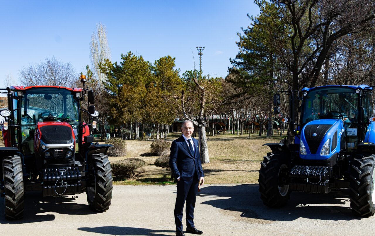 - TürkTraktör Şirket Lideri Matthieu Sejourne:
- "Ankara Fabrikamızın elektrik ihtiyacının