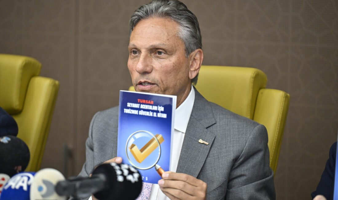- TÜRSAB Yönetim Kurulu Başkanı Firuz Bağlıkaya:
- "Seyahat edenlerle, seyahat