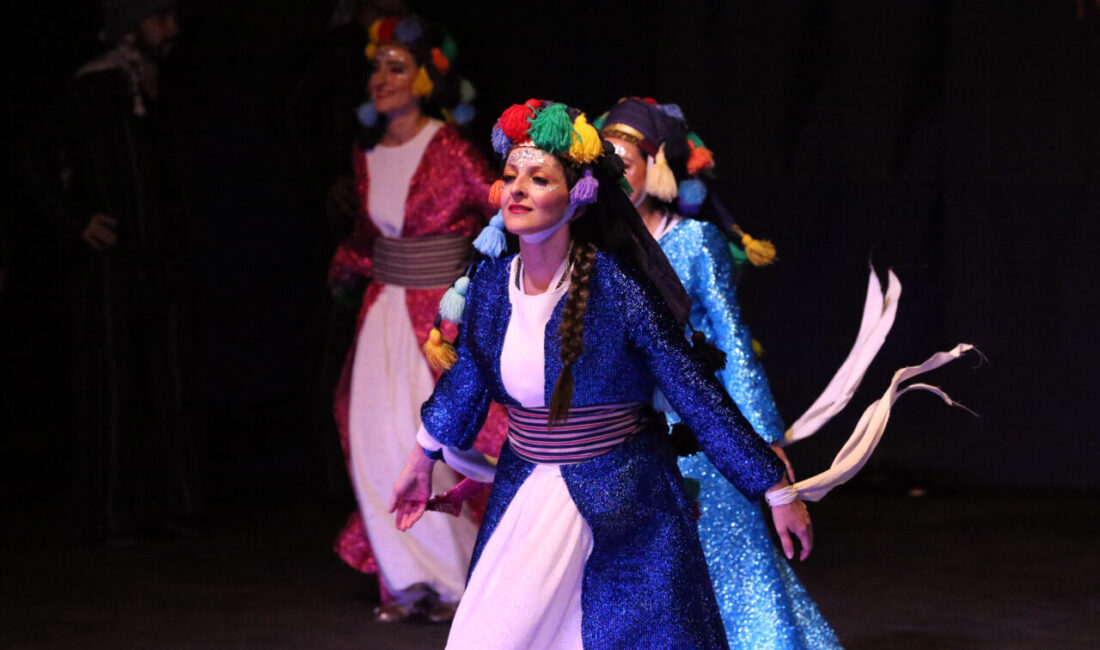 UŞAK (AA) – Uşak'ta, 80 öğretmenin yer aldığı Maarif Halk