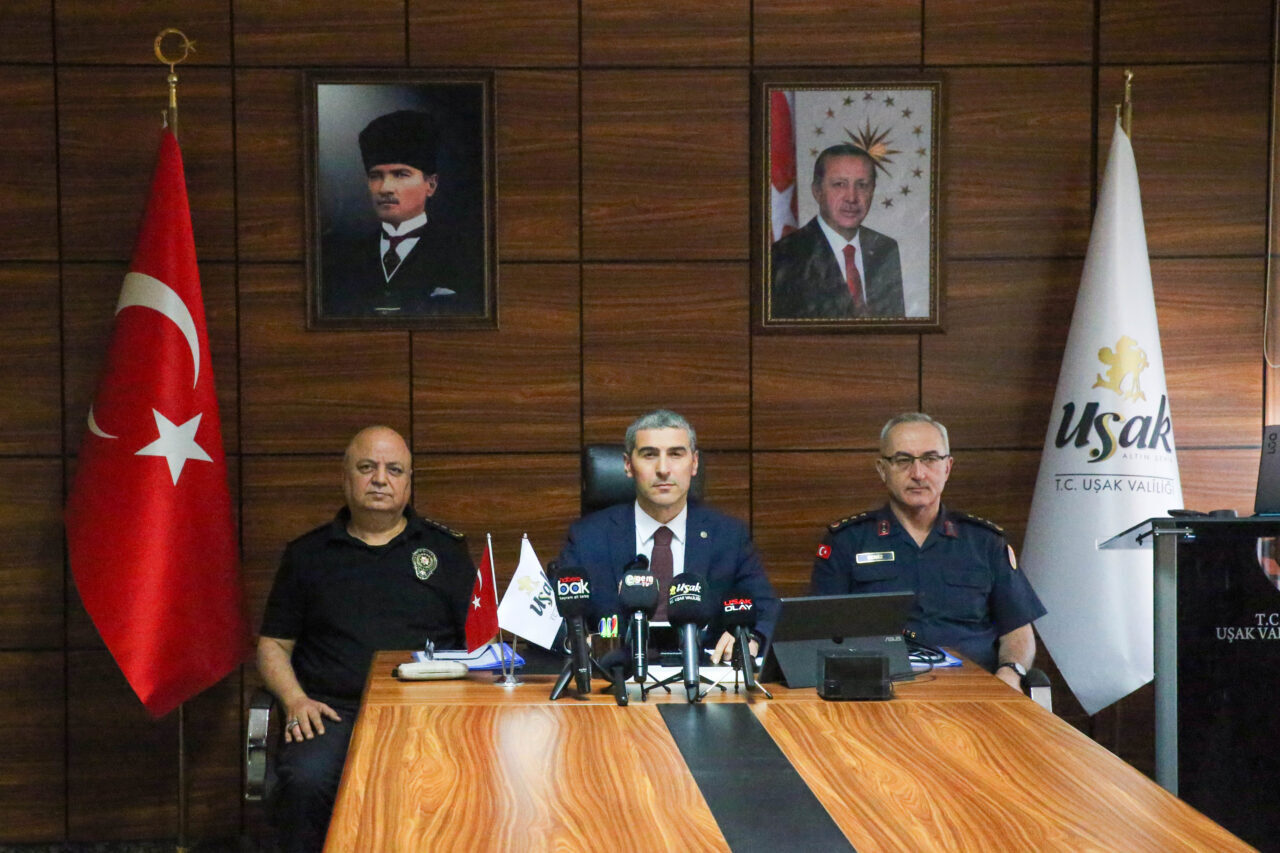 - Vali Naci Aktaş:
- "Kurban kesimi olarak belirlenmiş yerler dışında