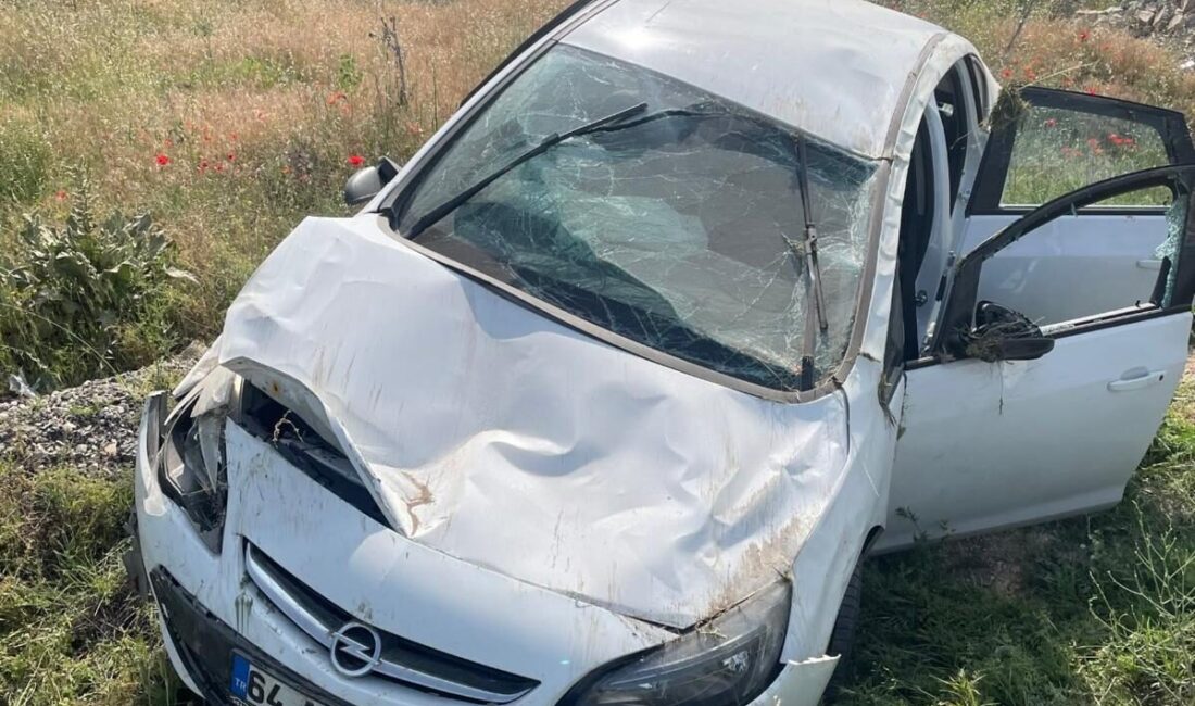 UŞAK (AA) – Uşak'ın Sivaslı ilçesinde otomobilin devrilmesi sonucu 4