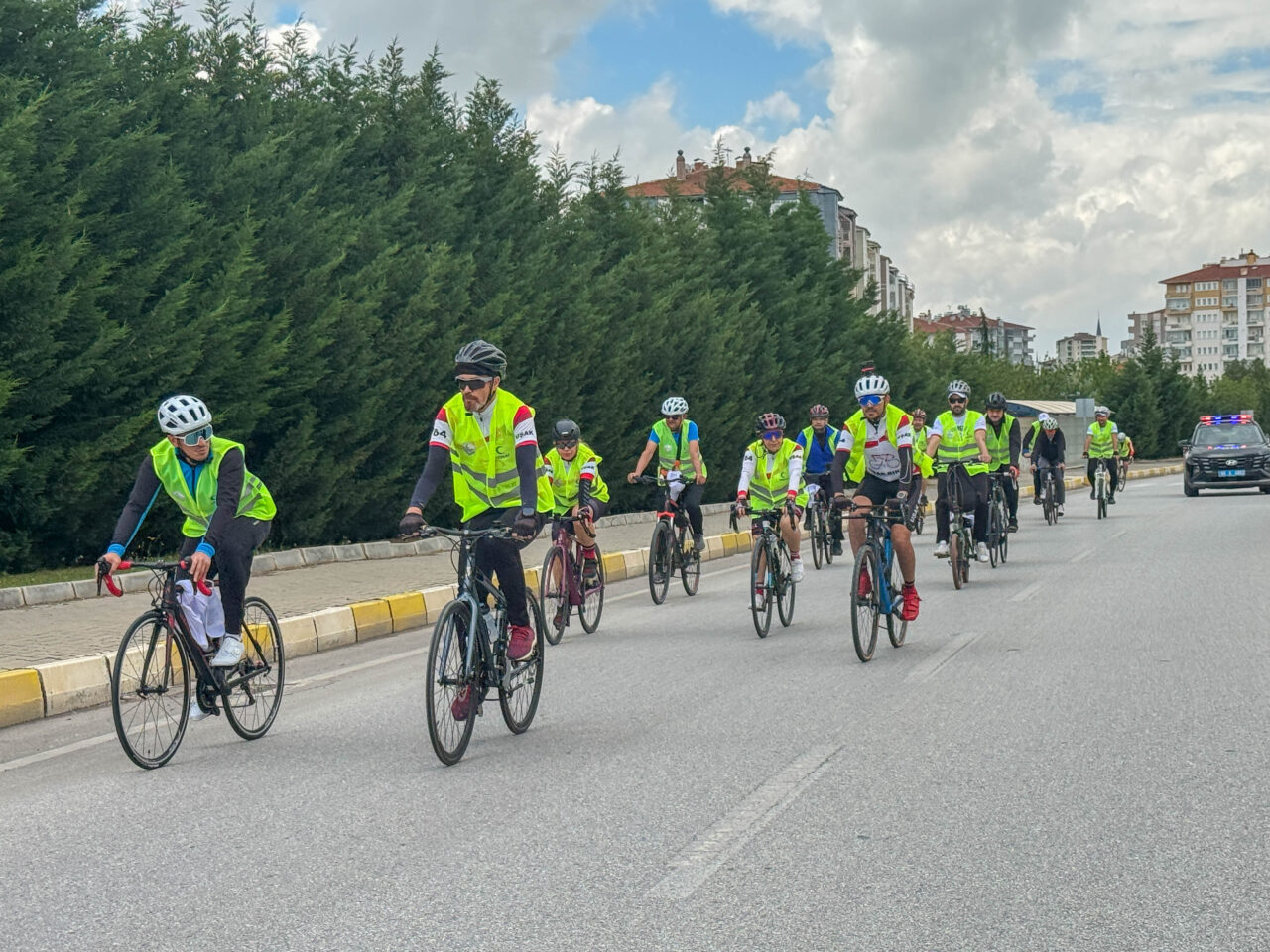 UŞAK (AA) – Uşak'ta, Yeşilay'ın "Sağlıklı yaşamın keyfini birlikte sürelim"