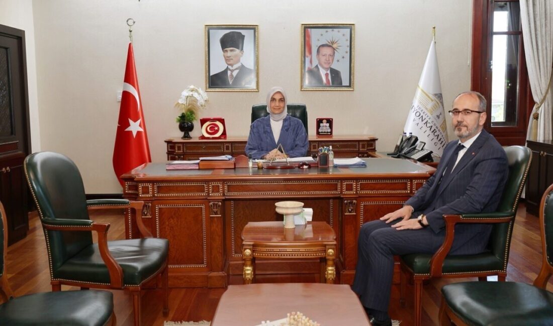 Afyonkarahisar Valisi Doç. Dr. Kübra Güran Yiğitbaşı, Afyonkarahisar’da göreve başlayan