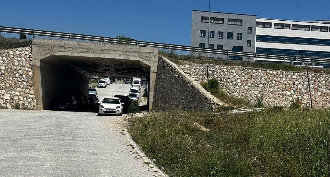 Bilecik Eğitim ve Araştırma Hastanesi yerleşkesinde yaşanan araba park sorunu