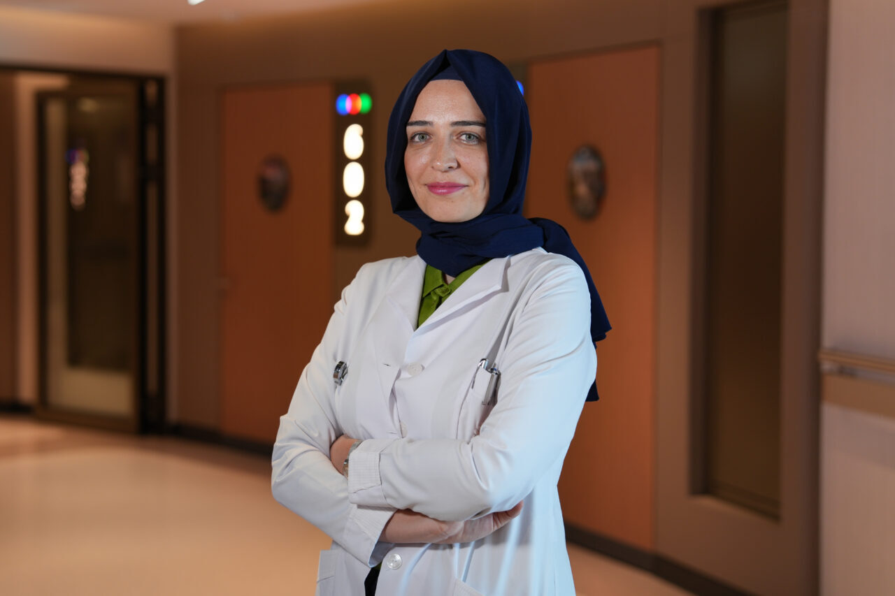 - Medipol Acıbadem Bölge Hastanesi'nden İç Hastalıkları Uzmanı Doç. Dr.