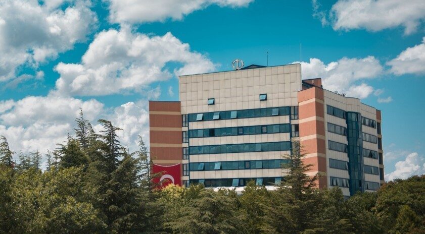 Eskişehir Anadolu Üniversitesinde yeni alınan Cumhurbaşkanlığı kararıyla İktisat ve İşletme