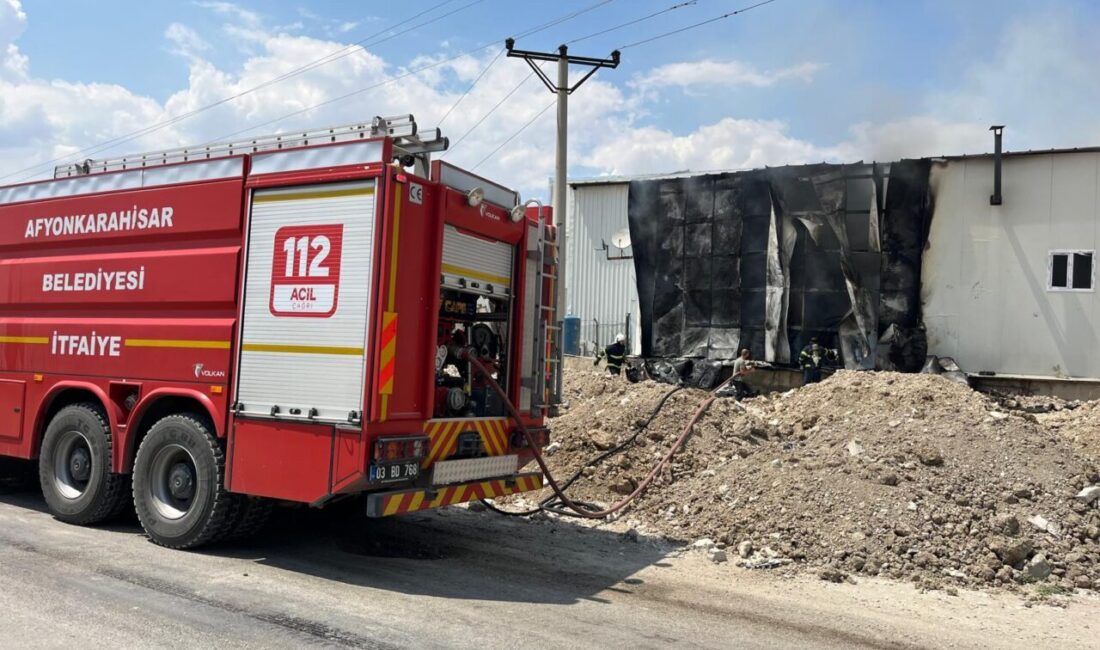AFYONKARAHİSAR (AA) – Afyonkarahisar'da dorse imalat atölyesinde çıkan yangın itfaiye