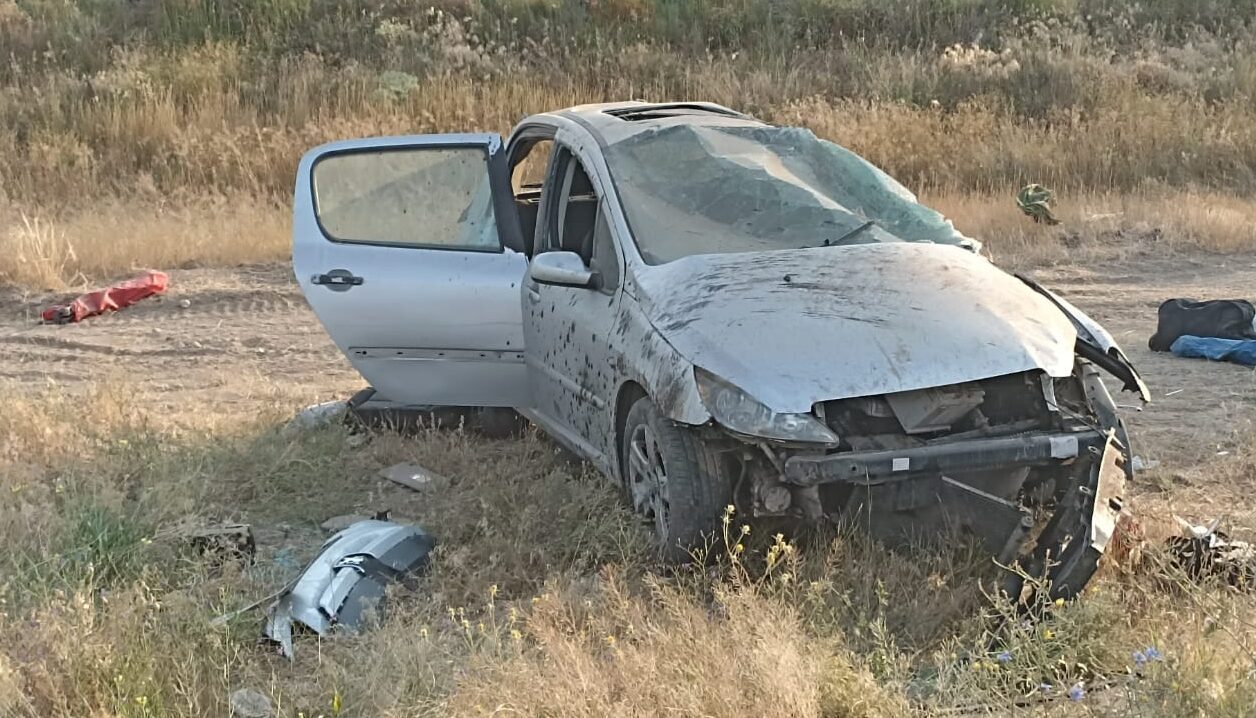 AFYONKARAHİSAR (AA) – Afyonkarahisar'da devrilen otomobildeki 1 kişi hayatını kaybetti,