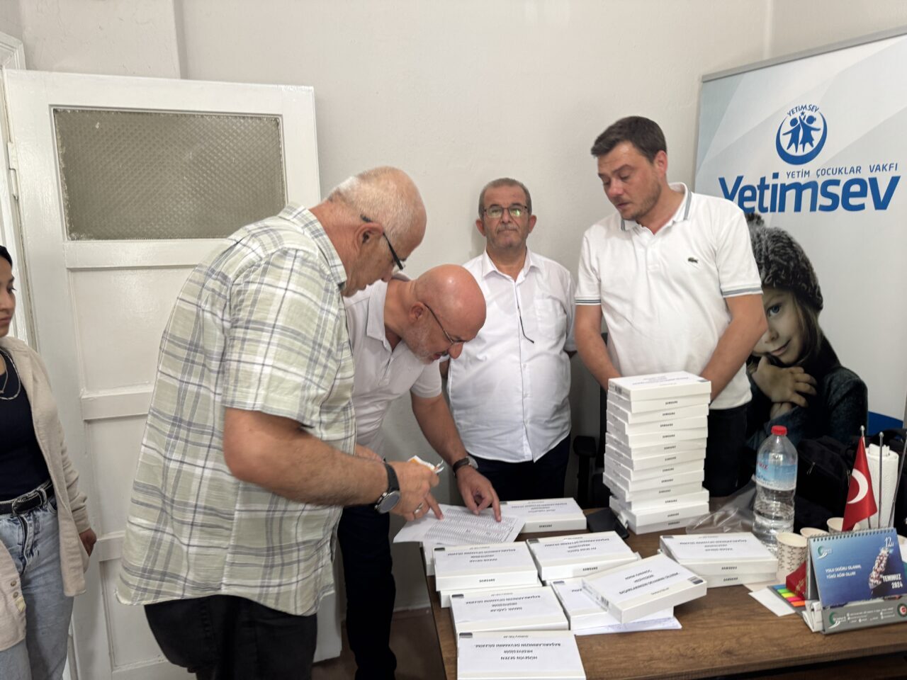 AFYONKARAHİSAR (AA) – Afyonkarahisar Yetim Çocuklar Vakfı (YetimSev) tarafından takdir