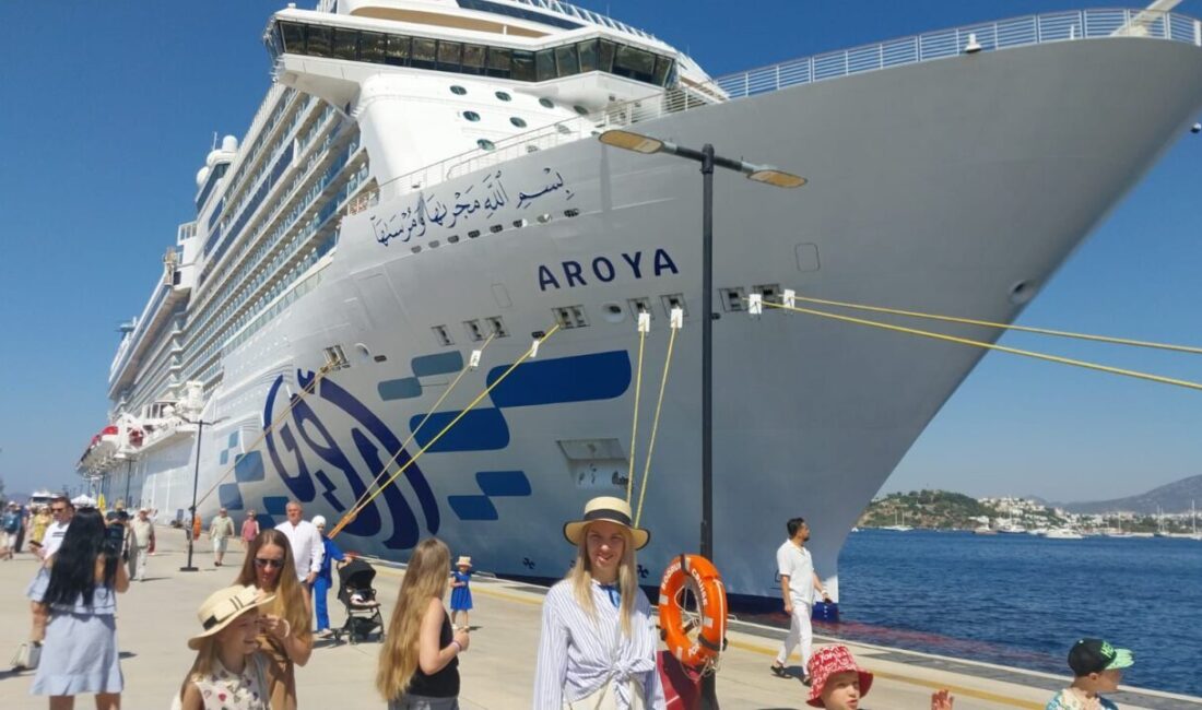 MUĞLA (AA) – Muğla'nın Bodrum ilçesine "Aroya" kruvaziyeri 1750 yolcu