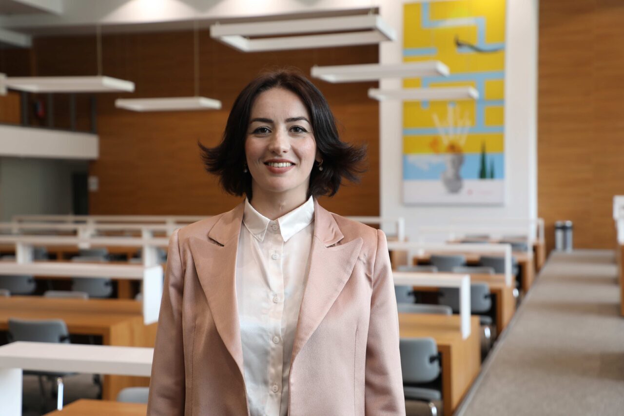 - İstanbul Atlas Üniversitesi’nden Uzman Klinik Psikolog Banu Dirice Karcı:
-