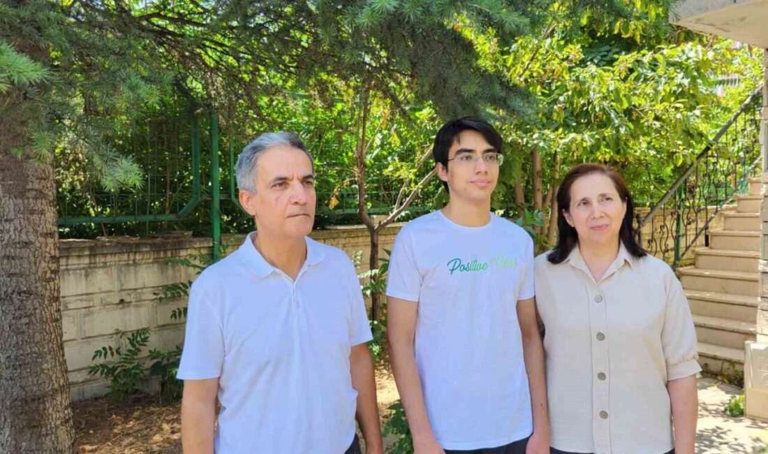ÖSYM tarafından bugün açıklanan Yükseköğretim Kurumları Sınavı 2025 (YKS) sonuçlarına
