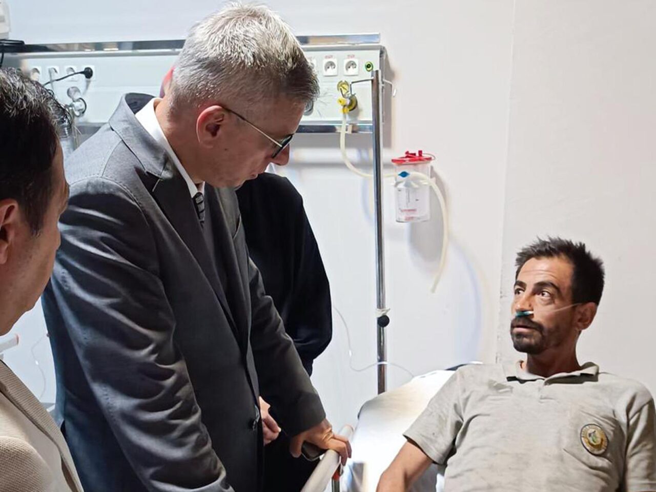 - "Şu anda yalnızca bir yaralımızın tedavisi hastanemizde sürmektedir. Hastamızın