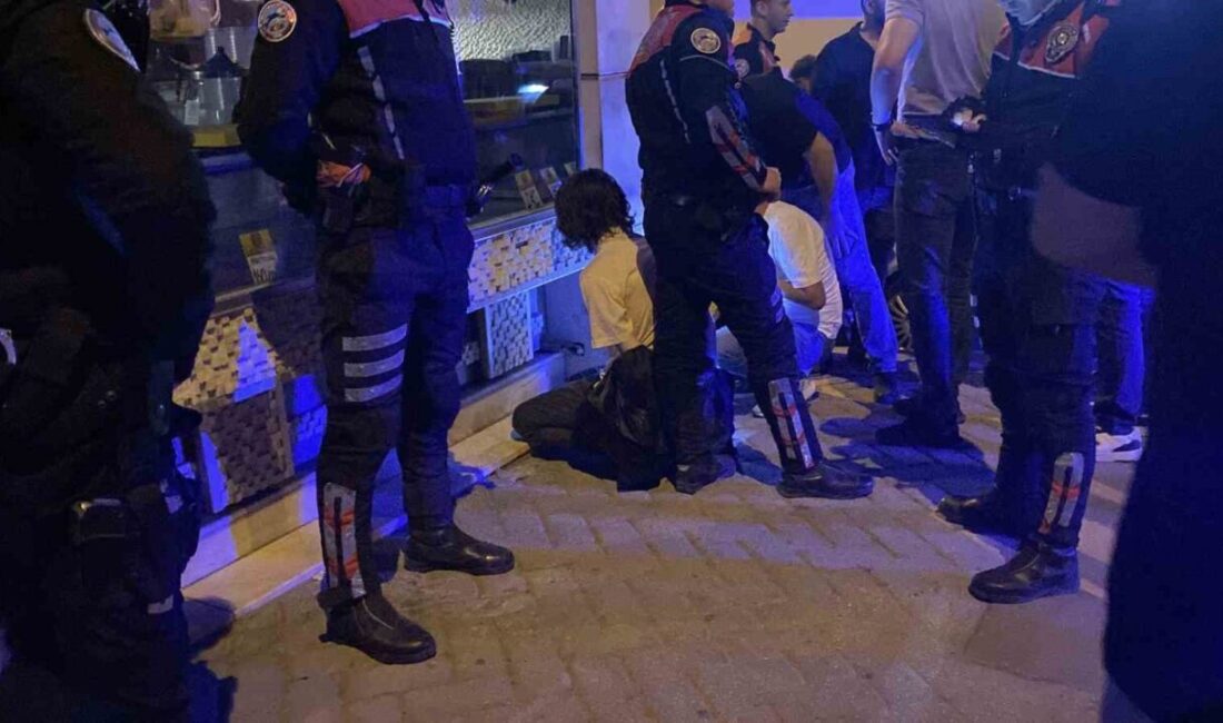 Eskişehir’de anahtarı kontakta unutulan otomobili benzin istasyonundan çalan hırsızlık şüphelisi