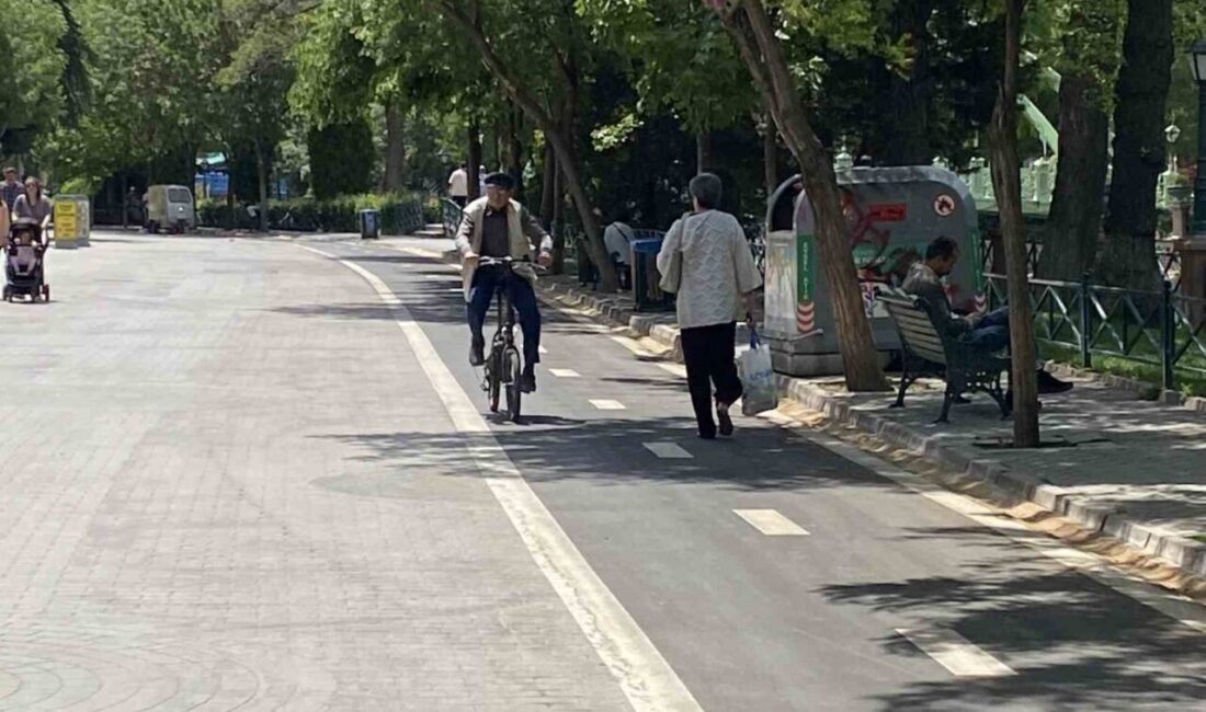 Eskişehir’de birçok vatandaş, Bisiklet Yolları ve Park İstasyonları Projesi çerçevesinde