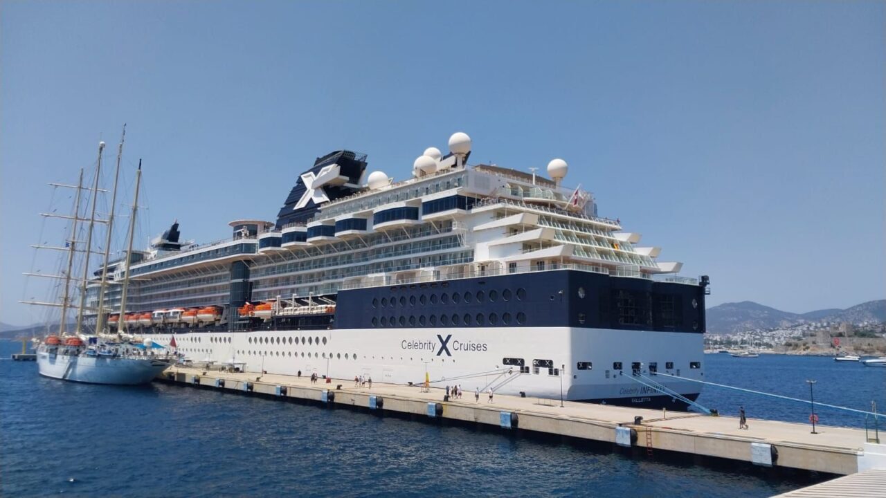 MUĞLA (AA) – Muğla'nın Bodrum ilçesine, "Celebrity Infinity" ve "Star