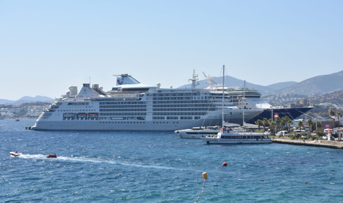 MUĞLA (AA) – Muğla'nın Bodrum ilçesine "Marella Discovery 2" ve
