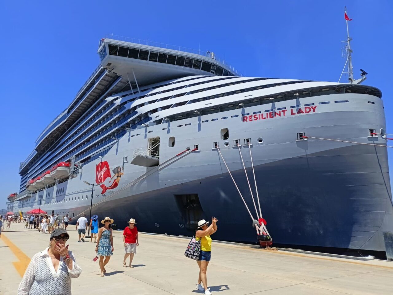MUĞLA (AA) – Bahamalar bayraklı "Resilient Lady" kruvaziyeri, 2 bin