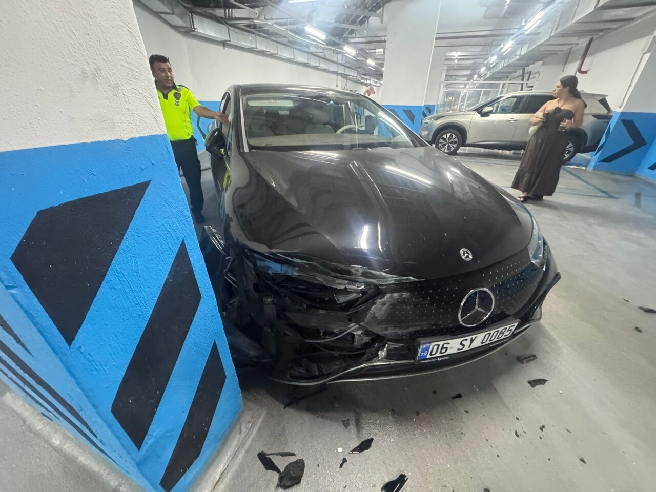 İZMİR (AA) – İzmir'de, valenin sahibine teslim etmek üzere otoparktan