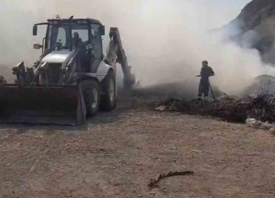 Eskişehir’de sokakta çıkan yangın paniğe sebep oldu. Yangın, Orhangazi Mahallesi’nde